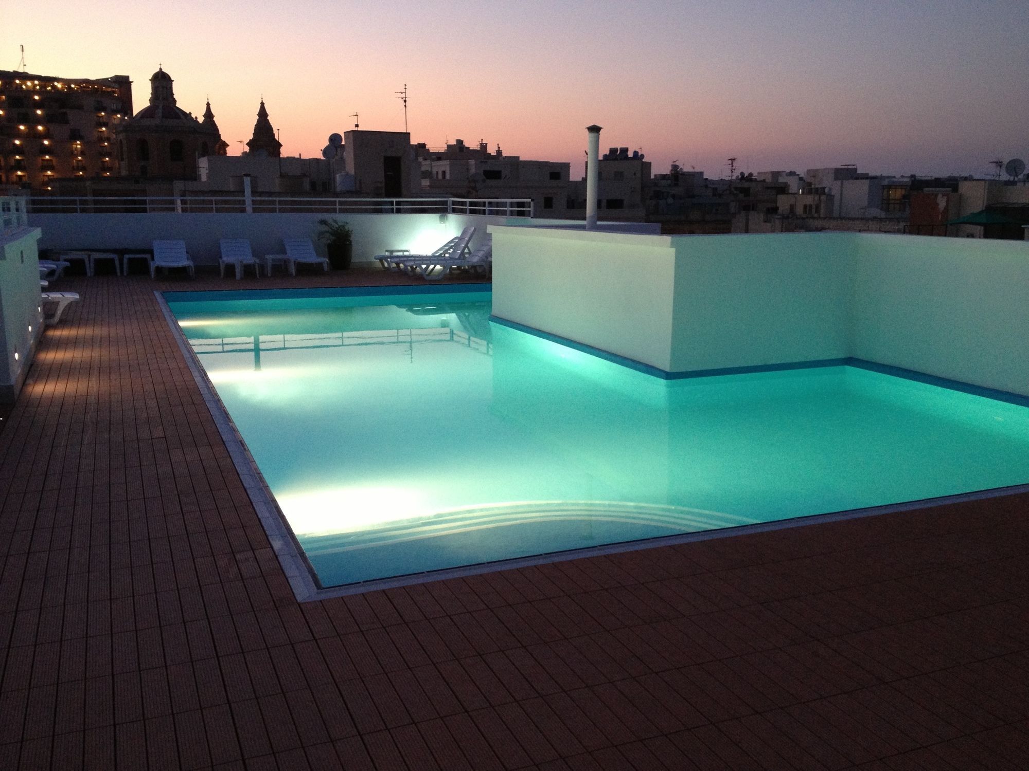 Day'S Inn Hotel And Residence Sliema Buitenkant foto